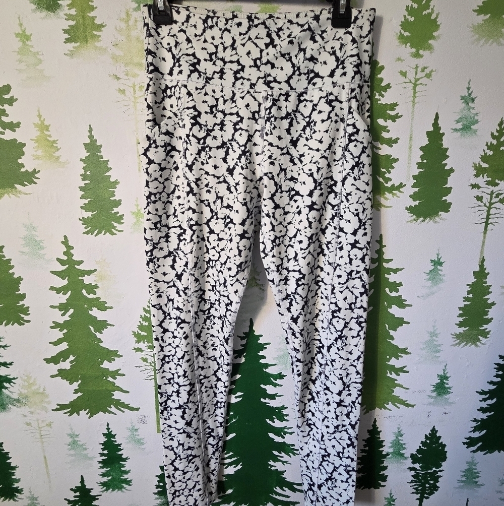 Forever 21 Black and White Patterned Leggings